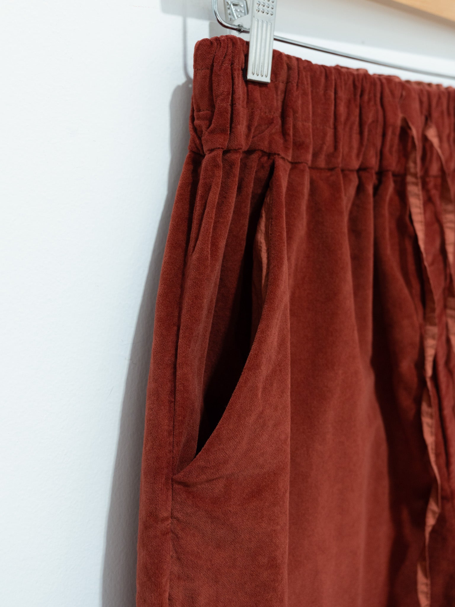 Namu Shop - Album di Famiglia Velvet W&S Trousers - Red