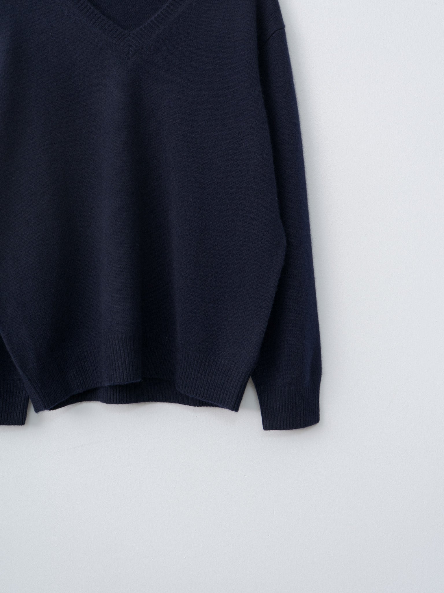 Namu Shop - Sofie D'Hoore Mann 3-Ply Cashmere Sweater - Midnight