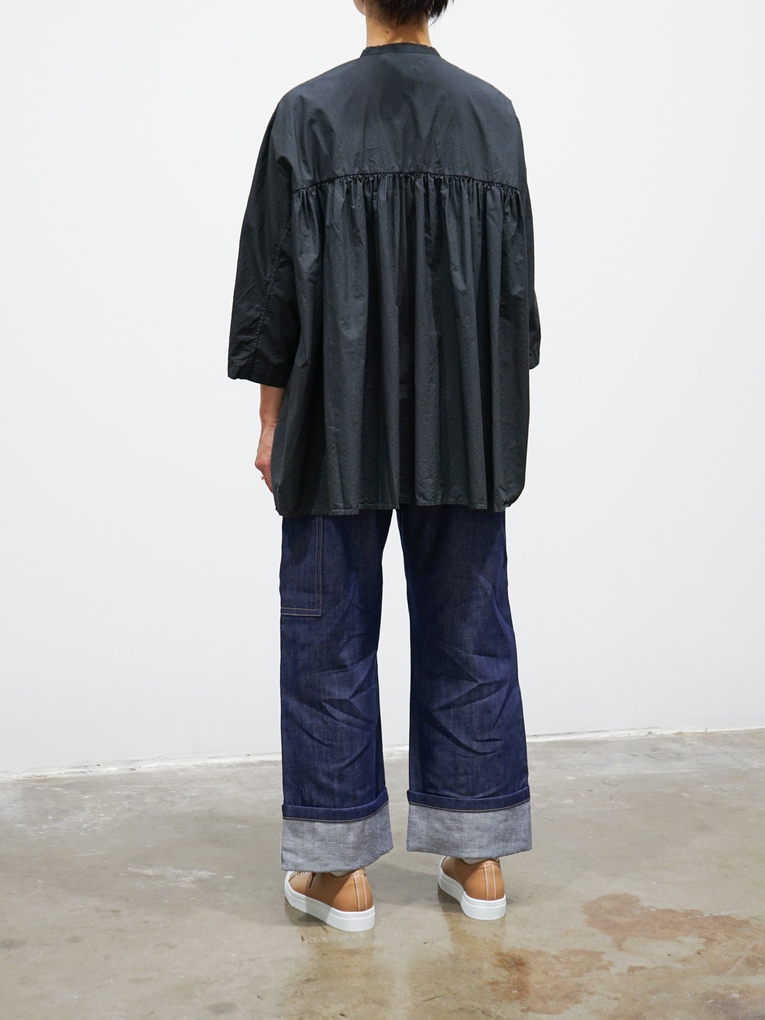 Namu Shop - Veritecoeur Band Collar Gather Back Shirt - Blue