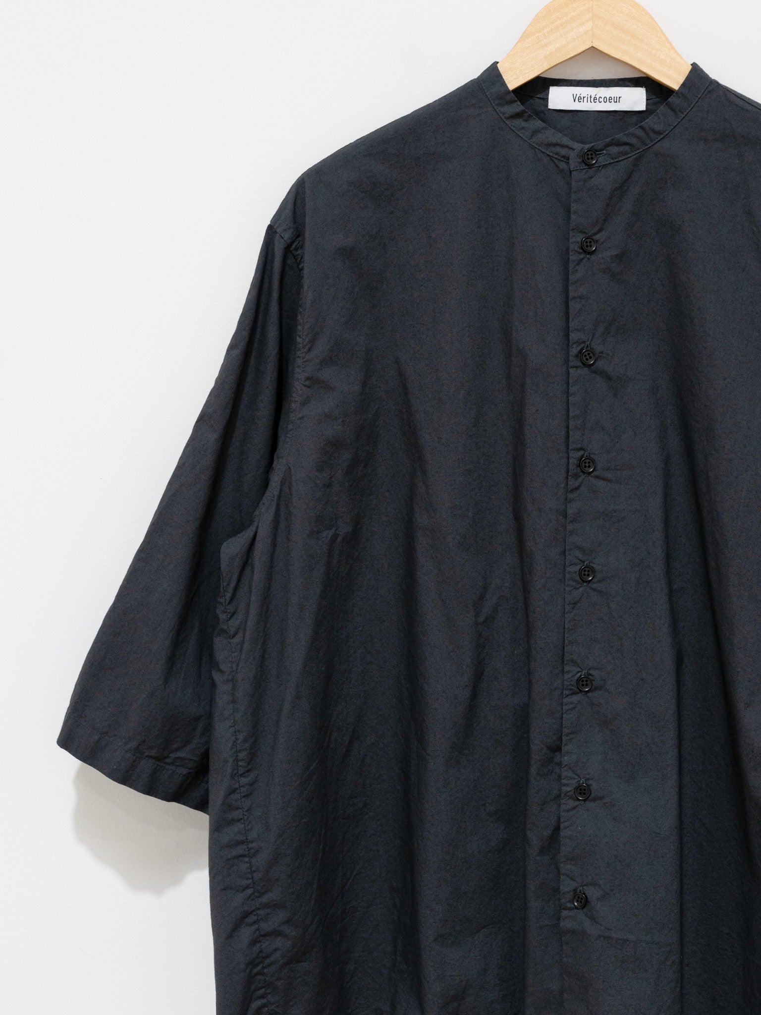 Namu Shop - Veritecoeur Band Collar Gather Back Shirt - Sumikuro