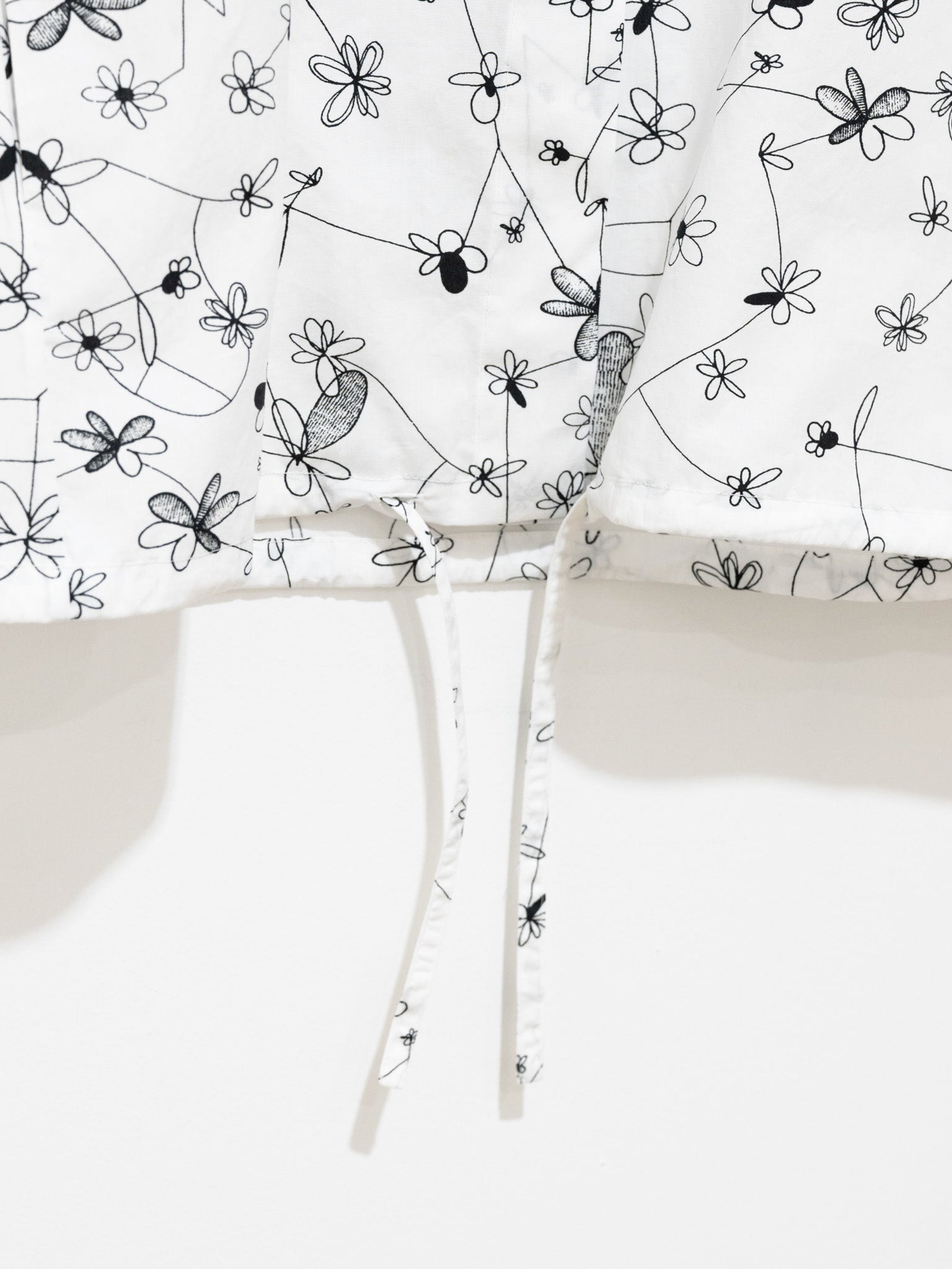 Namu Shop - Sara Lanzi Sleeveless Shirt - Flowers