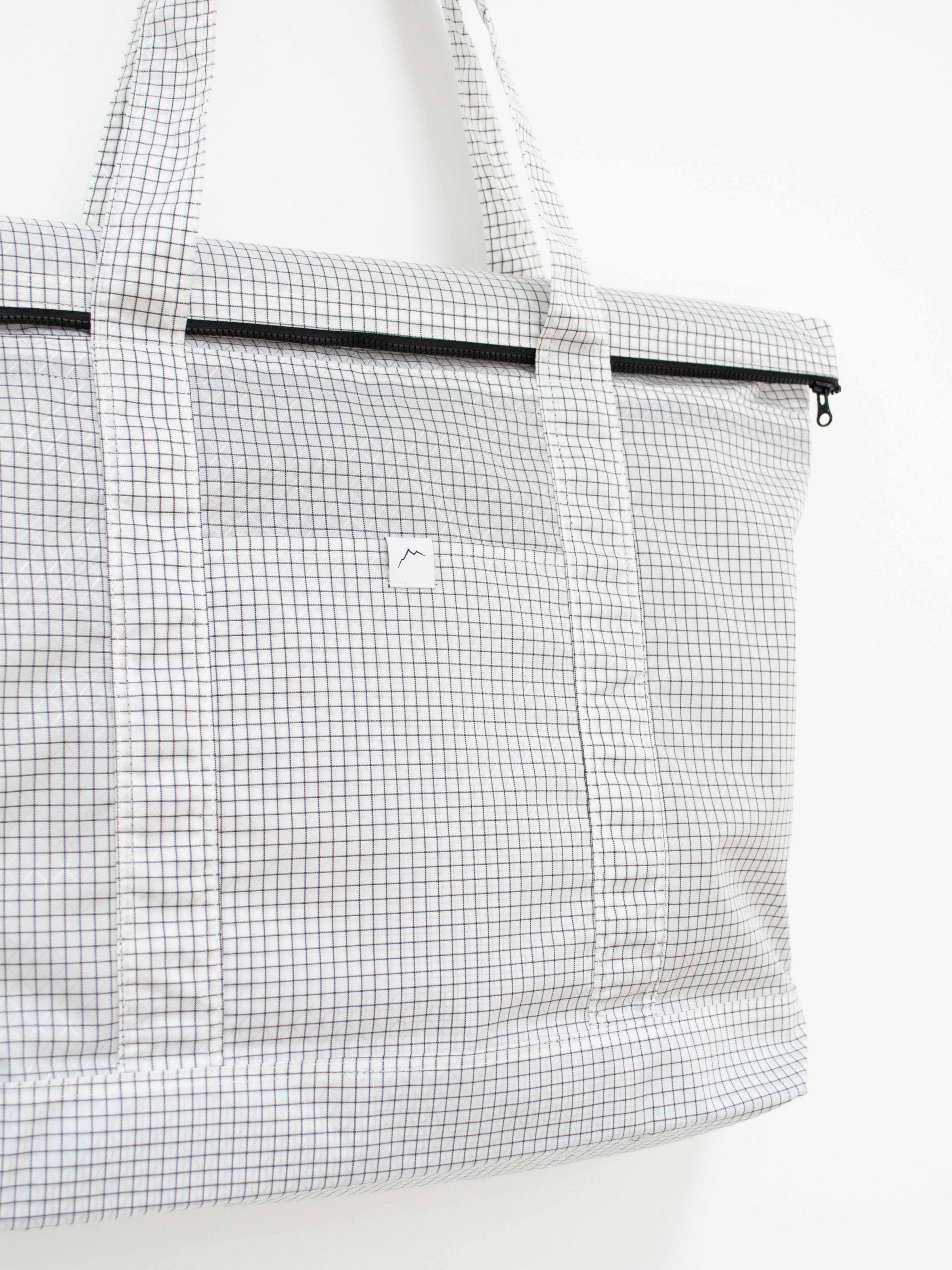 BELT TOTE - CABAS BAG WITH LOGO GRID in neutrals