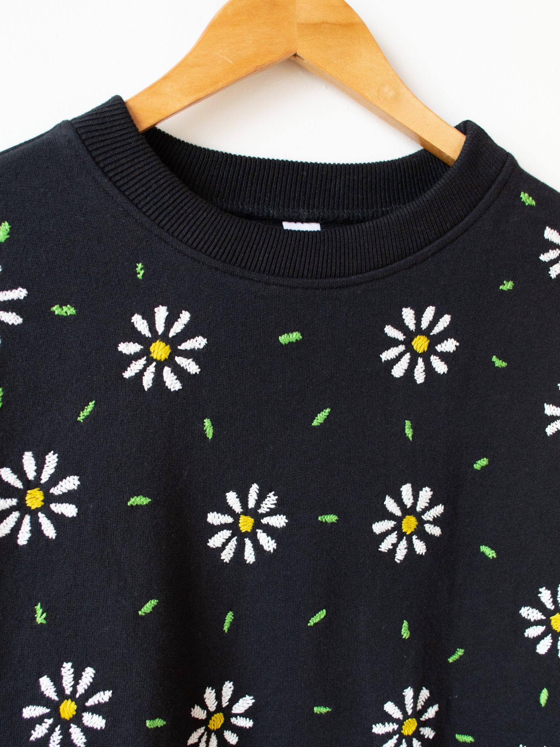 Namu Shop - Niche Flower Embroidery Sweatshirt