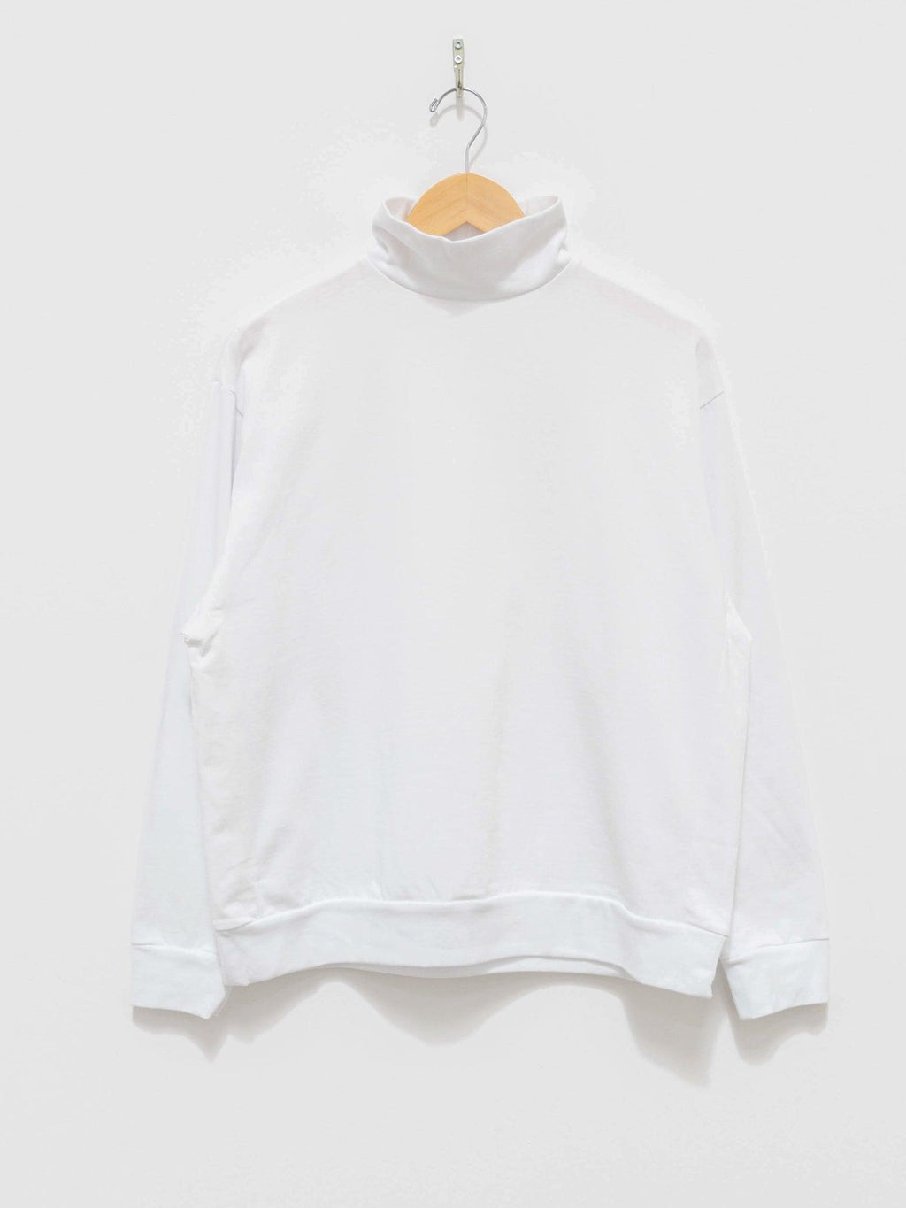 Namu Shop - Veritecoeur High Neck Long Sleeve Tee - White