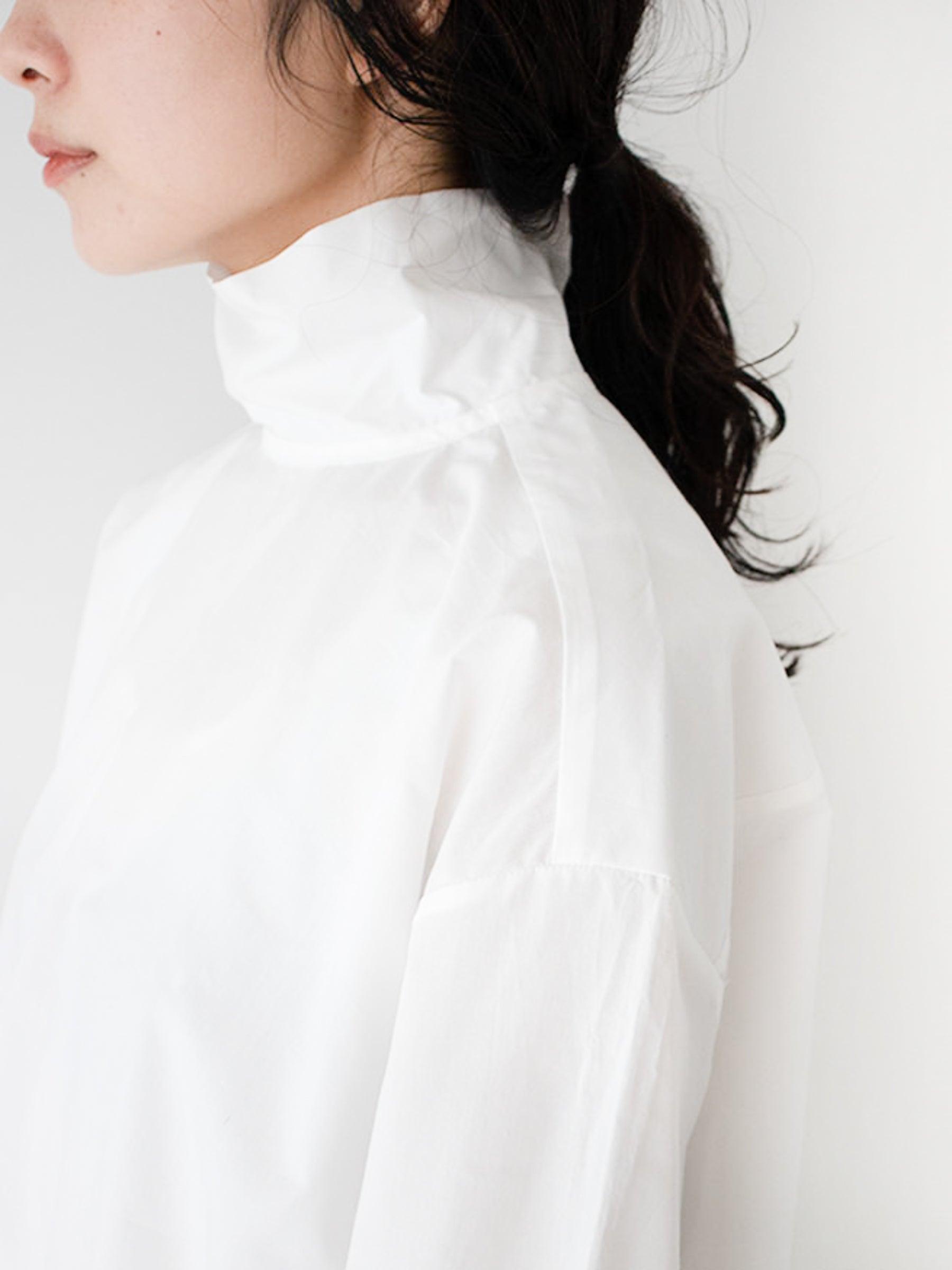 Namu Shop - Veritecoeur Lightweight High Neck Blouse